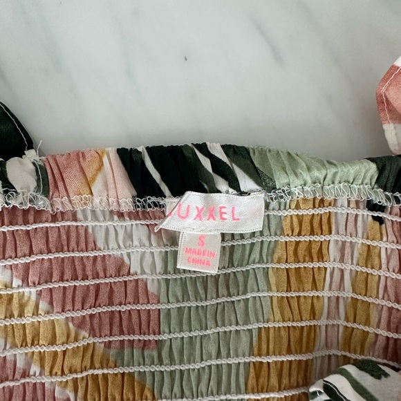 Luxxel Colorful Ruffle Crop Top - Picture 3 of 4